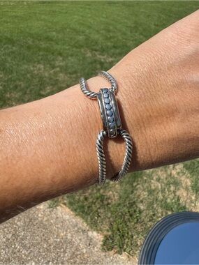 Rope Link Bracelet with Textured Center